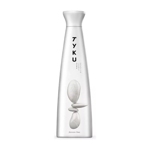 Tyku Sake White 720ml bottle